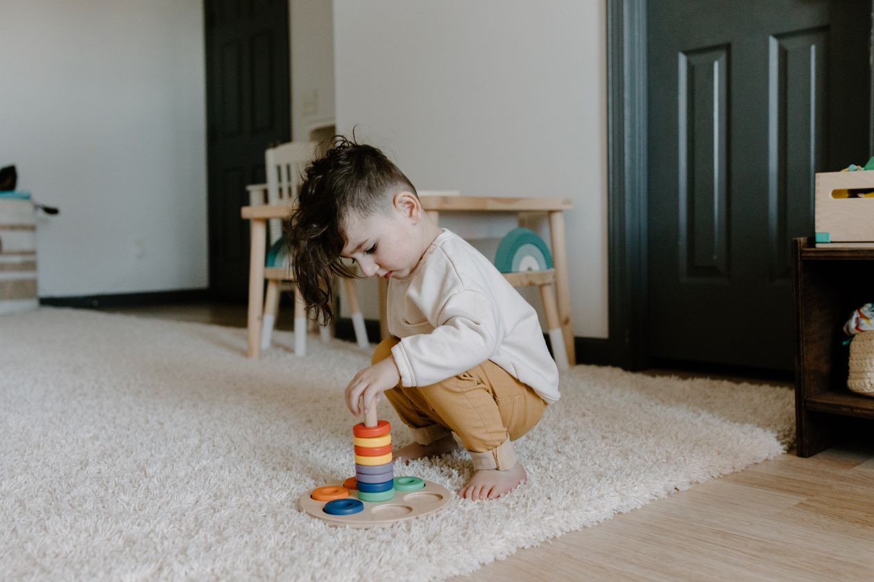 Montessori toys for toddlers: wooden shape sorter